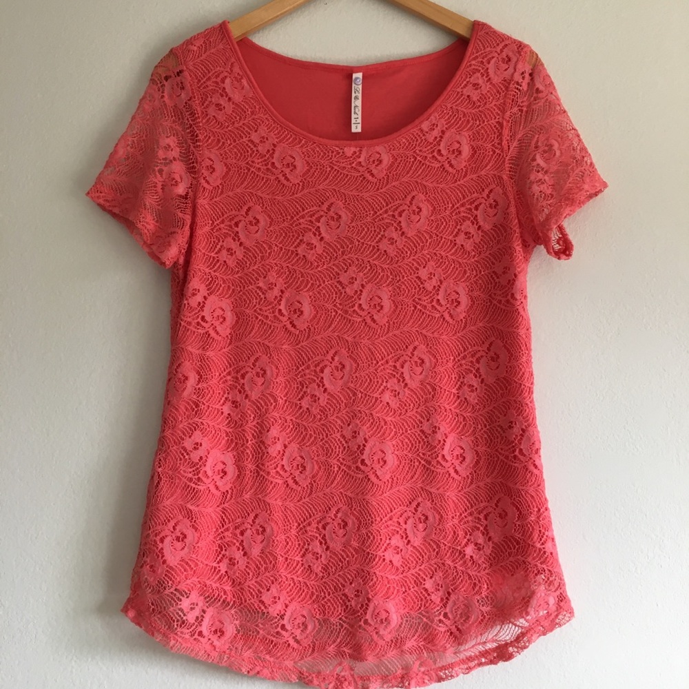 🌸New coral lace floral mesh shirt🌸